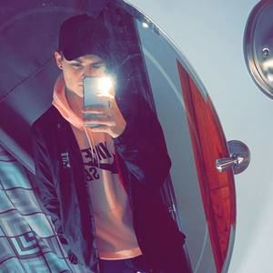 Meet your Posher, Ethan